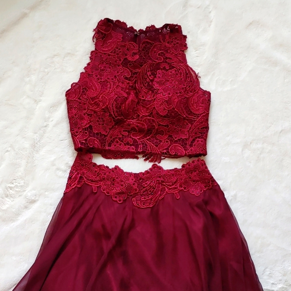 Dave and Johnny maroon formal dress
